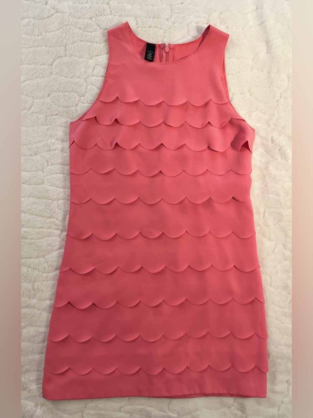 White House Black Market Scalloped Tiered Sculpted Shift Coral Dress size 6